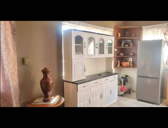 7 BEDROOM HOUSE FOR SALE IN VELD EN VLEI